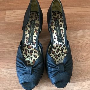 B.A.I.T Footware vintage style open toe pumps.
